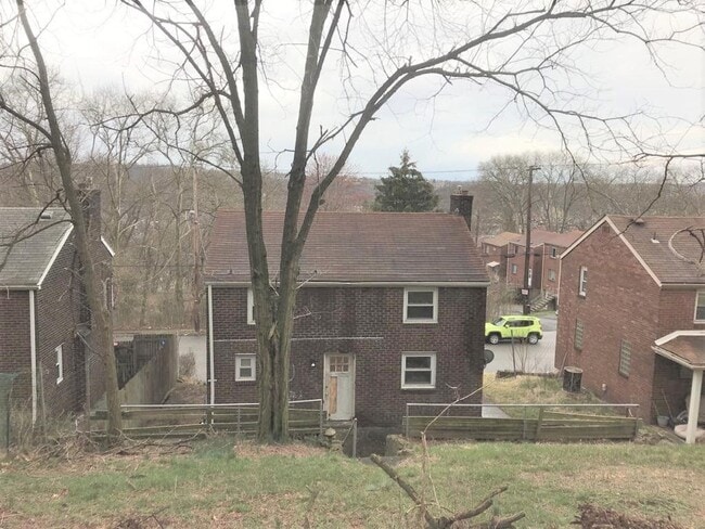 Building Photo - Woodstock Ave 2673