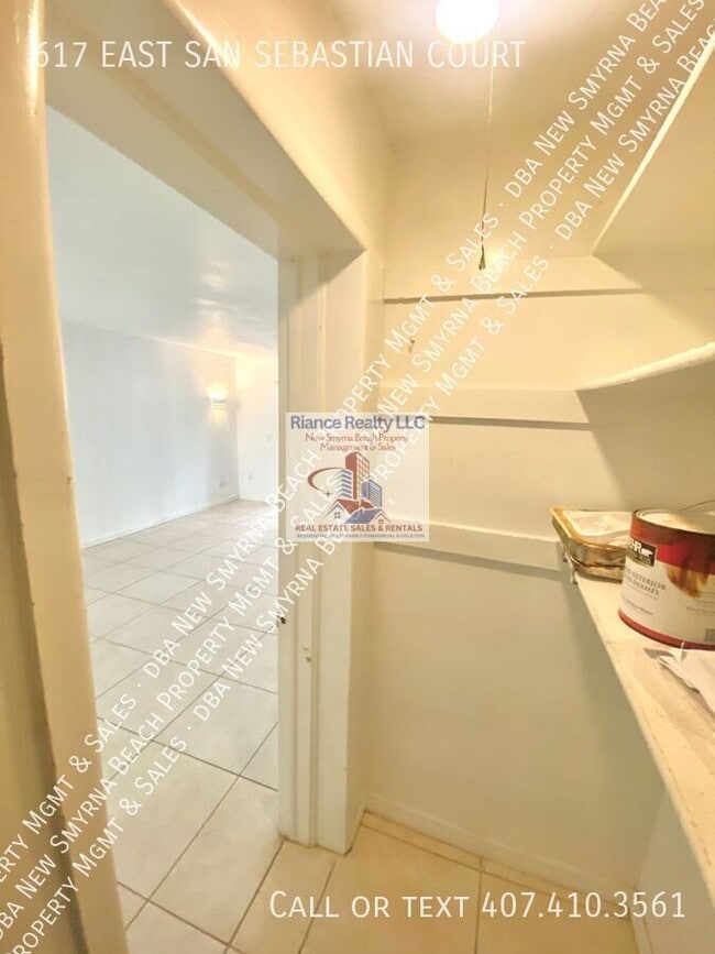 Building Photo - 617 E San Sebastian Ct