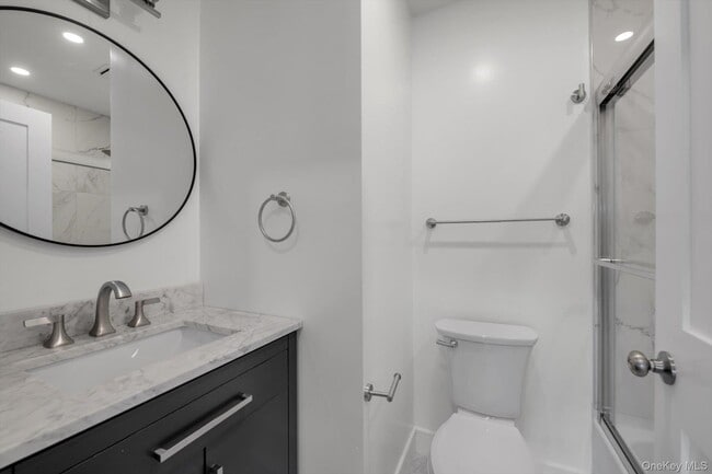 Building Photo - One Manhasset Ave