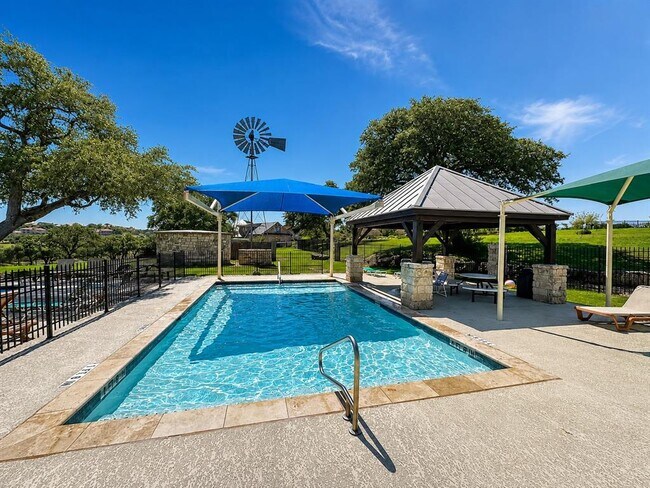 Building Photo - 365 Warbler Dr