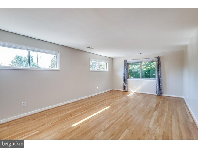 Building Photo - 7220 Vistas Ln