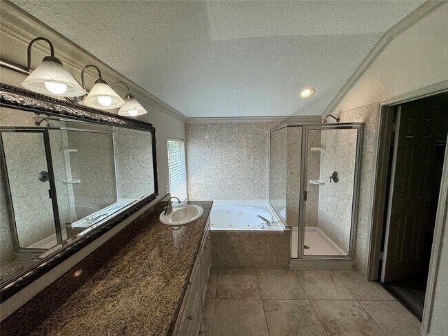 Building Photo - 10310 Sable Trail Ln