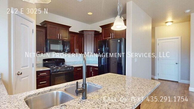 Building Photo - 242 E 3025 N