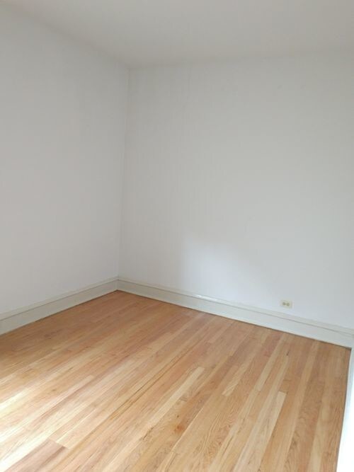 Building Photo - 1440 W Thorndale Ave