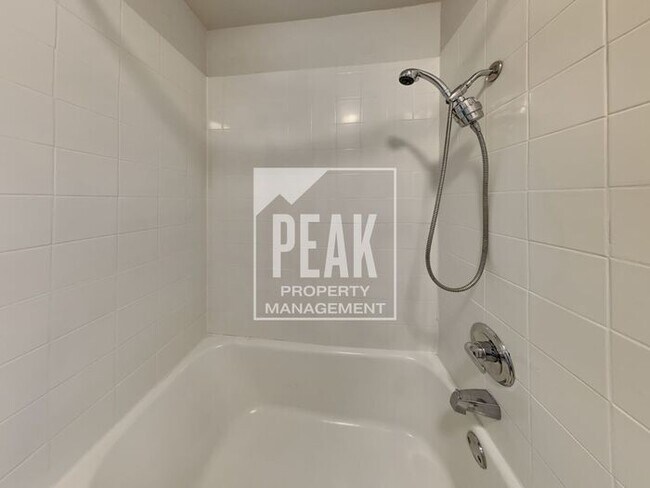Building Photo - $1799! Beautiful 3Bed/2Bath home in FORT WORTH!