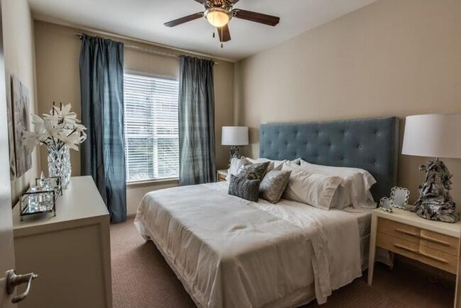 Building Photo - 4310 Dunlavy St