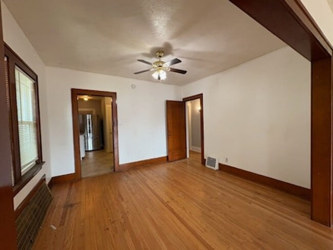 Building Photo - Charming 3-Bedroom House!