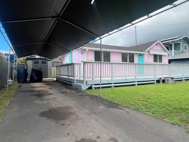 Building Photo - Beach Cottage Close to the Ocean