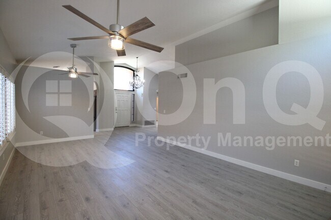 Building Photo - 15845 N 51st St