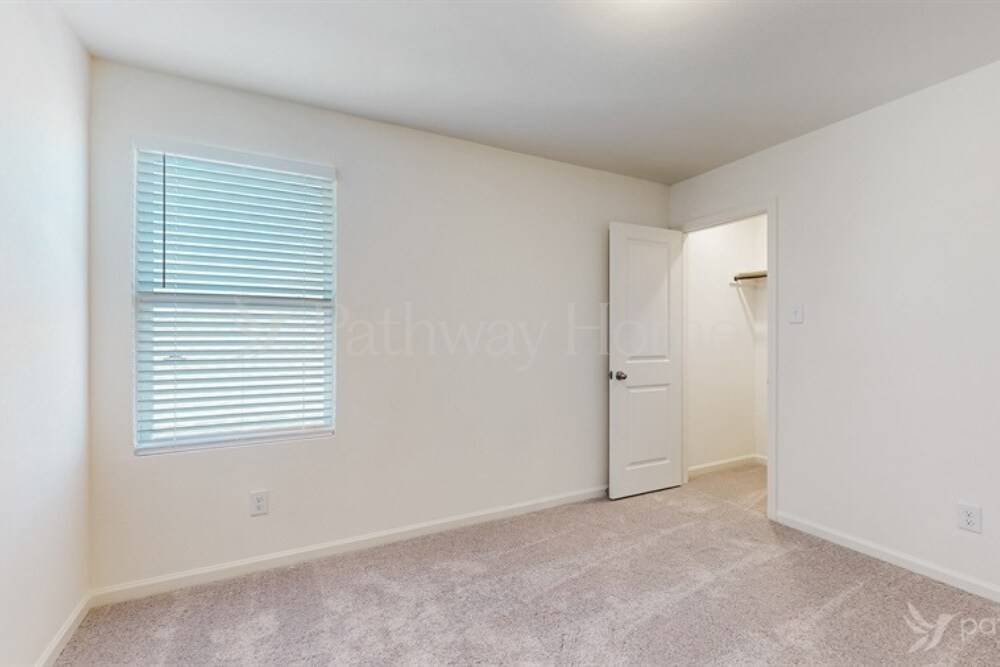 Building Photo - 1428 Ancer Wy