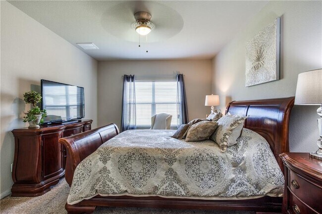 Building Photo - 1072 Gaelic Dr