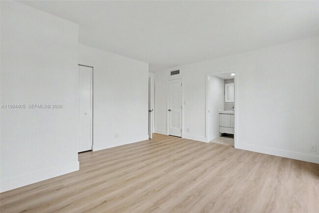 Building Photo - 1220 71st St