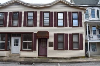 Building Photo - 6B Hanover St.