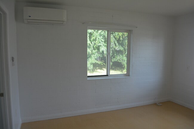 Building Photo - 15703 Palo Alto Ave