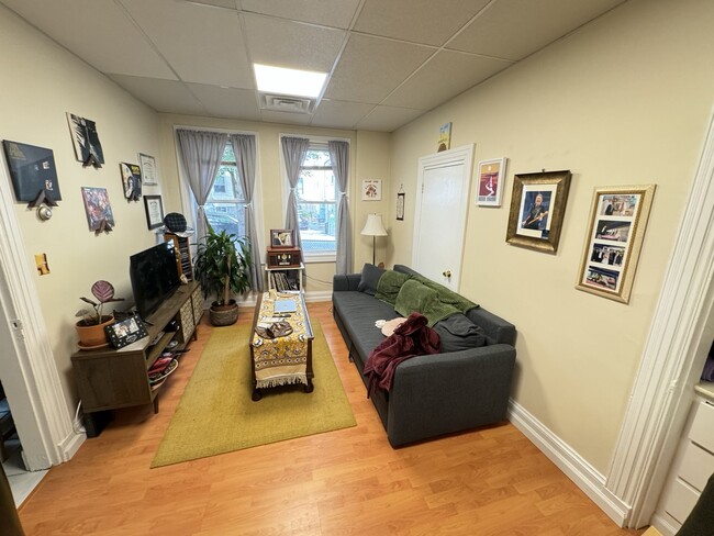 Building Photo - 2 Champney St