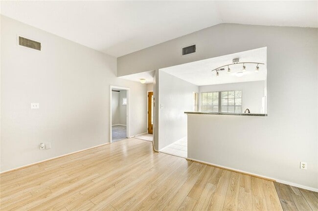 Building Photo - 5207 Beaverhill Dr
