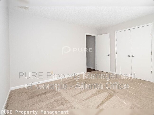 Building Photo - 772 Rogers Way SW