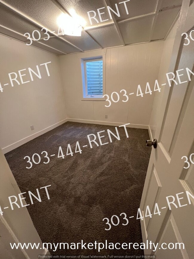 Building Photo - 4 Bedroom 2 Bathroom Single Family Home in...