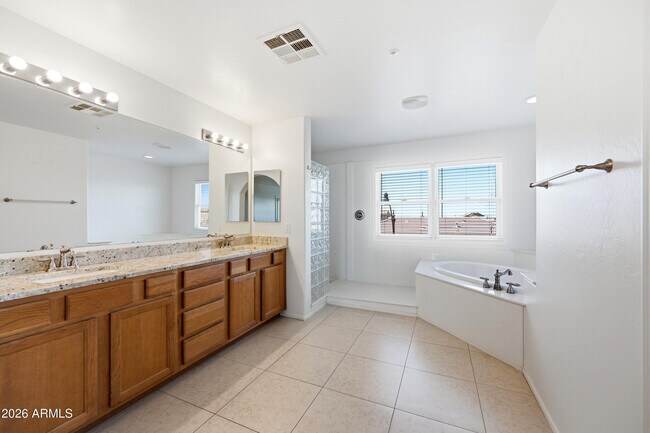 Building Photo - 3691 E Leslie Dr