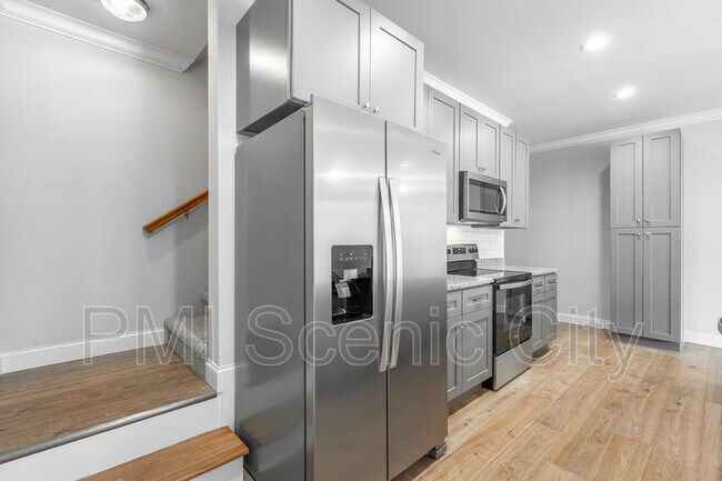 Building Photo - 1904 Cypress Ln