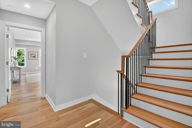 Building Photo - 5310 Cathedral Ave NW