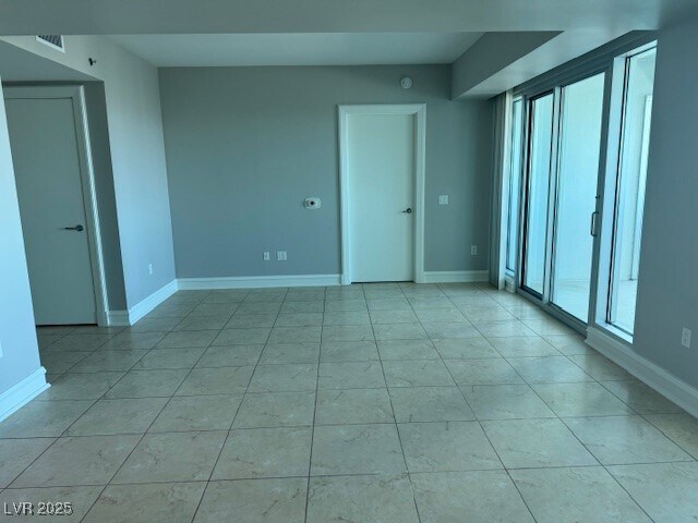 Building Photo - 2700 S Las Vegas Blvd