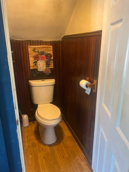 Shared toilet - 44 E Bacon St