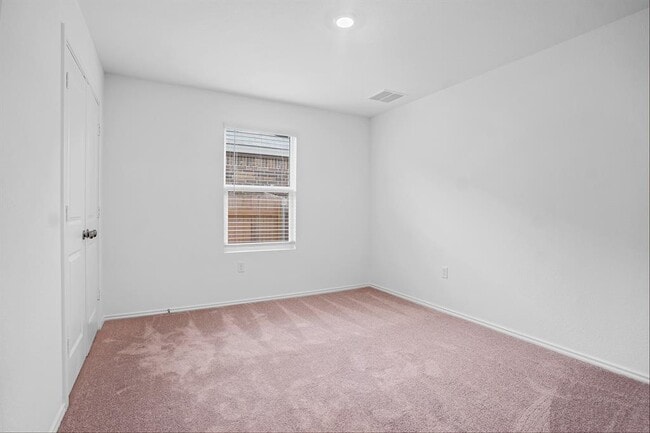 Building Photo - 113 Imola St