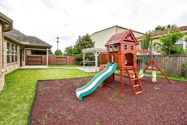 Building Photo - 24918 Meadowthorn Crest Ln