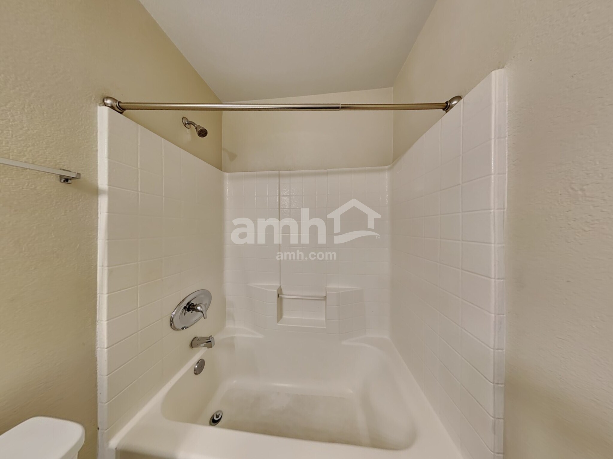 Building Photo - 8208 W Apache St