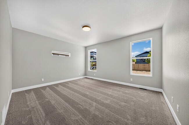 Building Photo - 10207 Waterton Cyn Wy