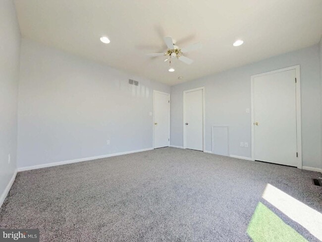 Building Photo - 229 E Green Valley Cir