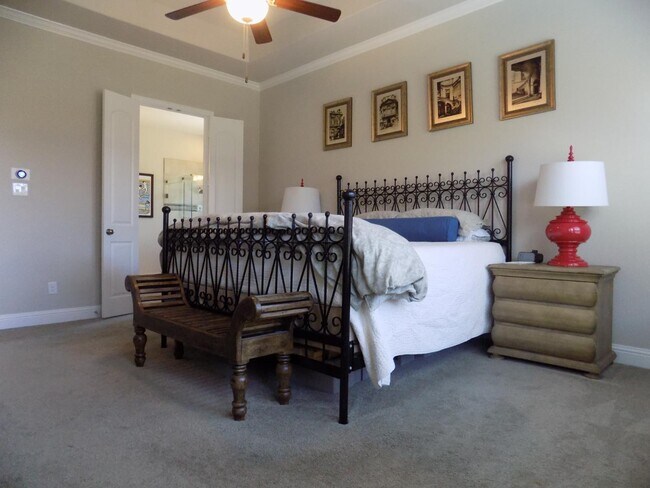 Building Photo - 2440 Vaquero Ln