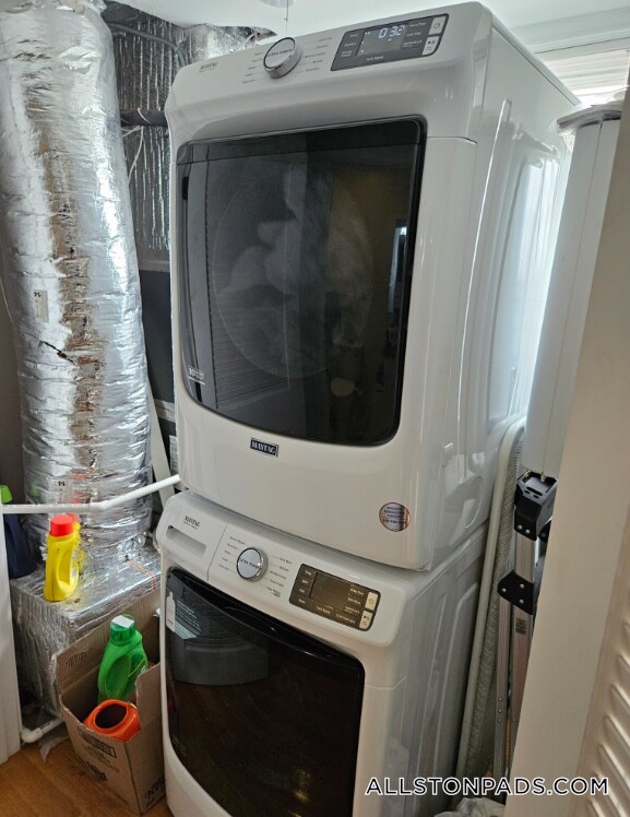 Building Photo - 14 Fern St