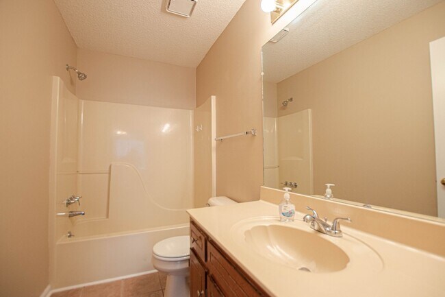 Building Photo - Pet Friendly in Sango!