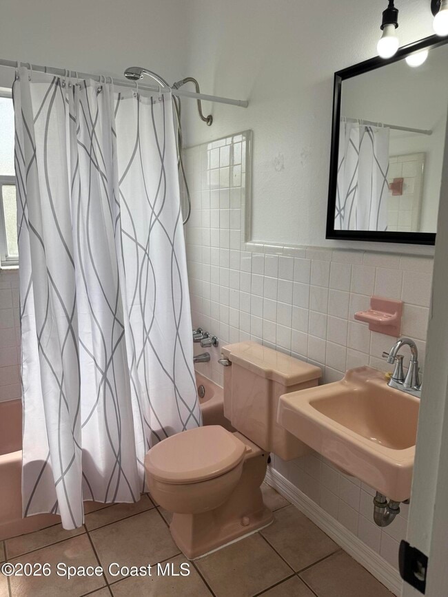 Building Photo - 39 Cedar Ave