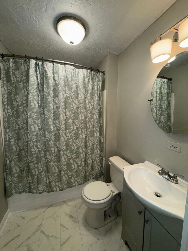 Building Photo - 306 N 32nd St