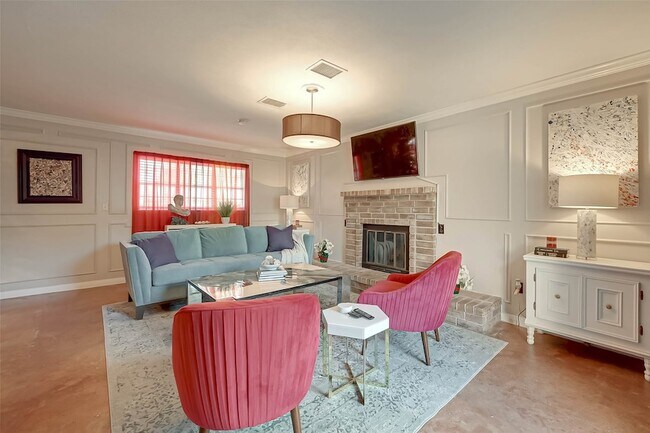 Building Photo - 6018 Berendo St