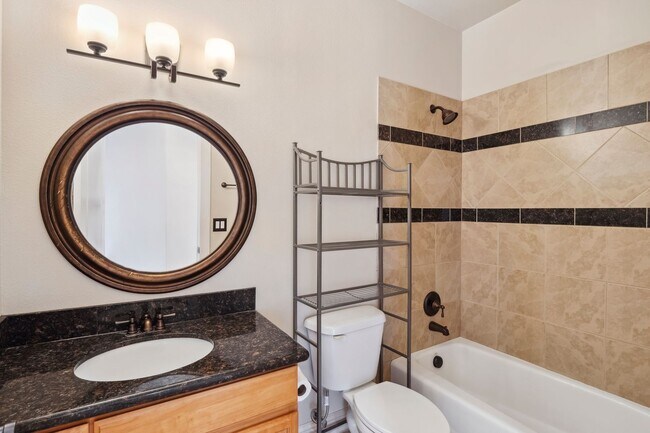 Building Photo - Beautiful Woodridge Home