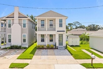 Building Photo - 440 S F St