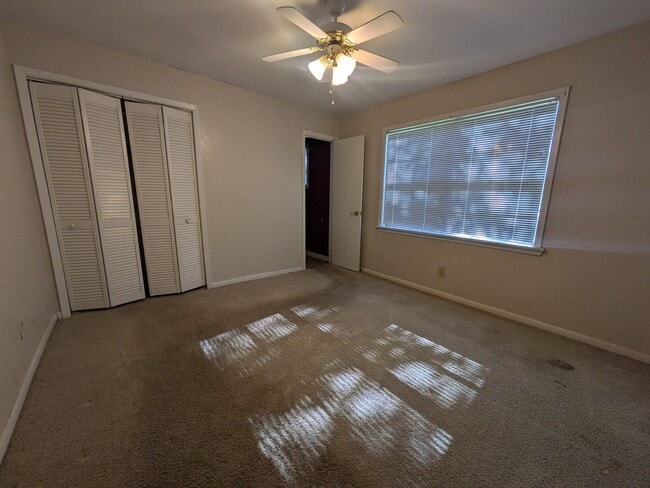 Building Photo - 717 Riffle Ave