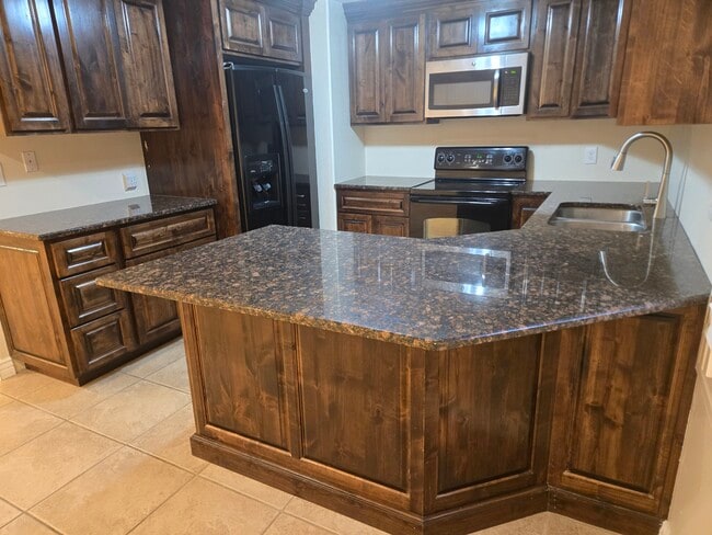 Primary Photo - Hill Stone Basement
