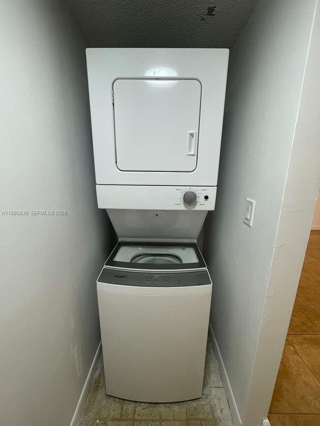 Building Photo - 3410 Foxcroft Rd