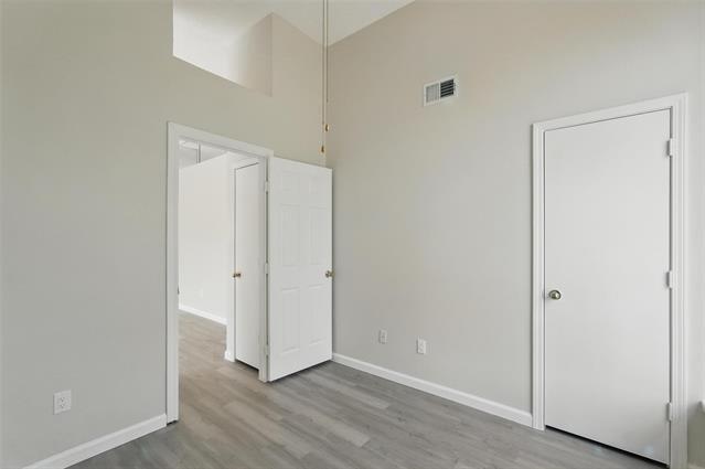 Building Photo - 7601 Clairmont Ave