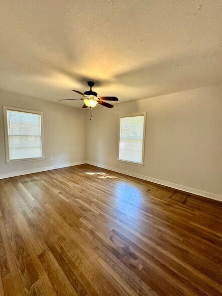Building Photo - 1026 Meadow Heights Dr