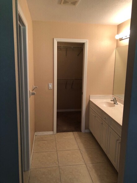 Building Photo - Coming soon ! 3 bedroom 2 bathroom single family home
