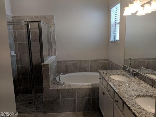 Building Photo - 9264 Shadow Oak Ln
