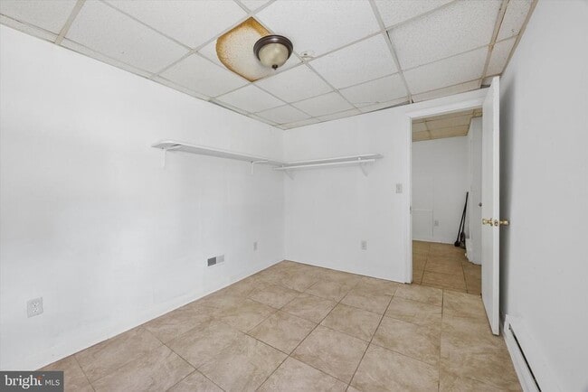 Building Photo - 909 Springfield Rd