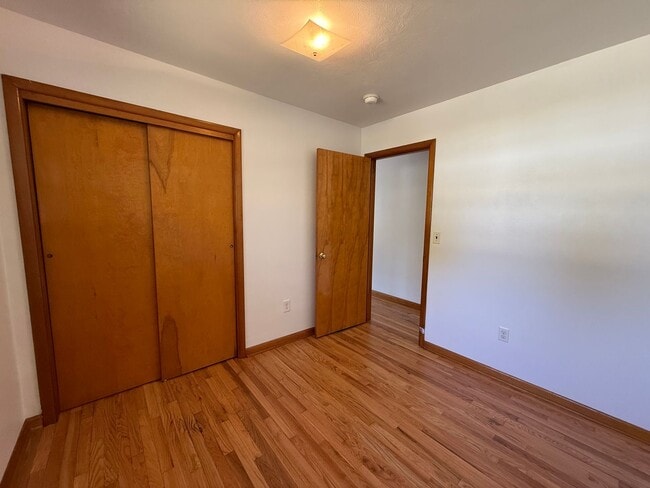 Building Photo - Three Bedroom Ranch