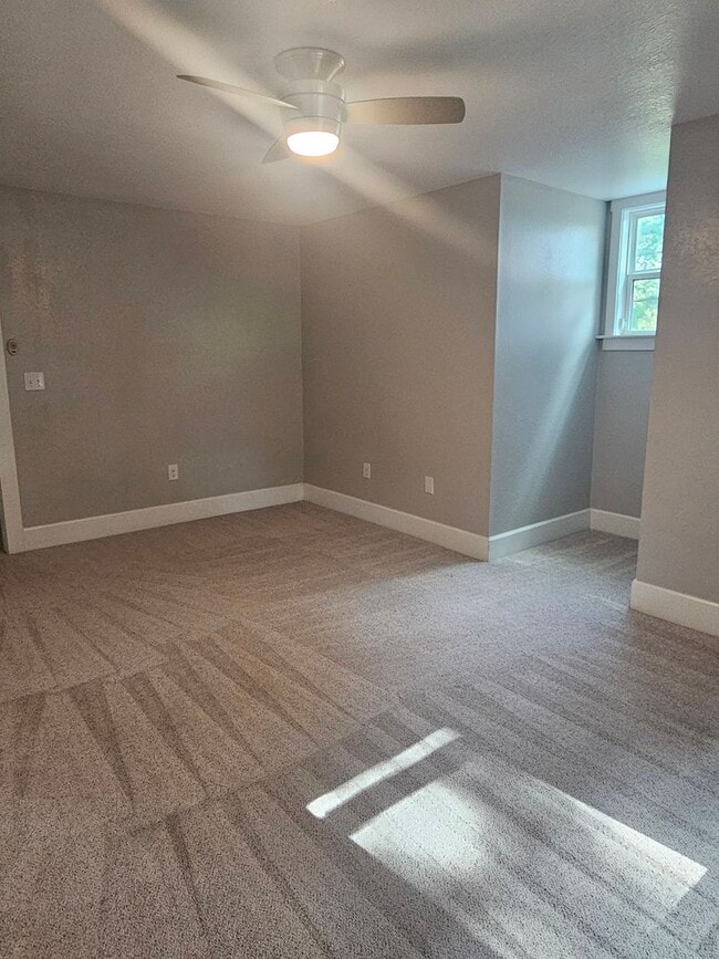 Building Photo - 2710 Hwy 348